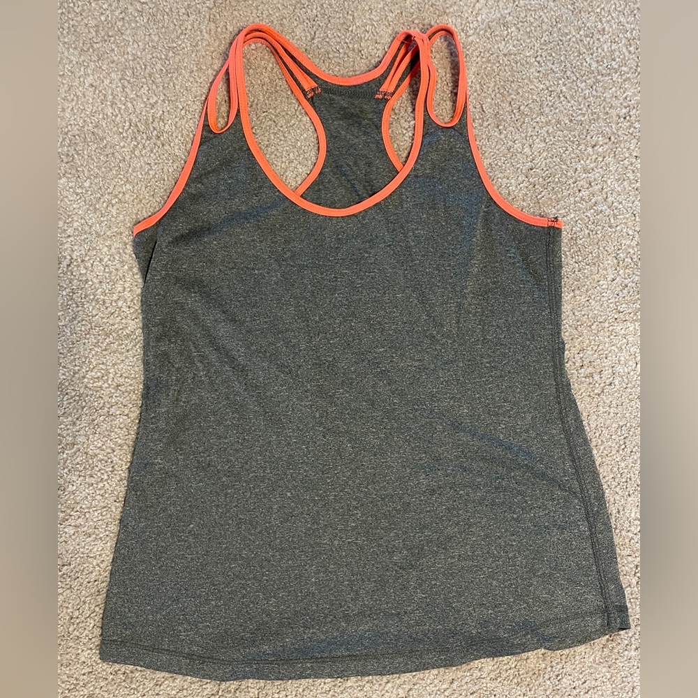 Athletic tank top